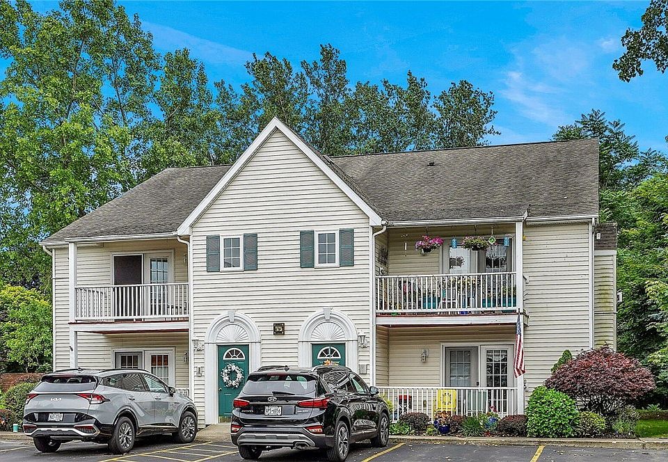 1st image of 32 Brookfield Ln Unit 4