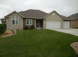 4012 SW Royal Ln, Topeka, KS 66610