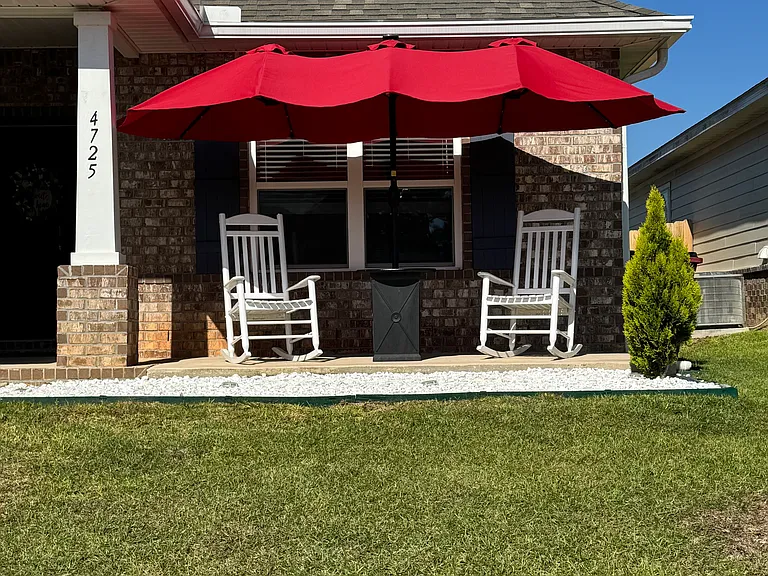 4725 Majestic Palm St — Photo 2