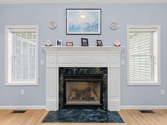 5th image of 28 Saint Andrews Way