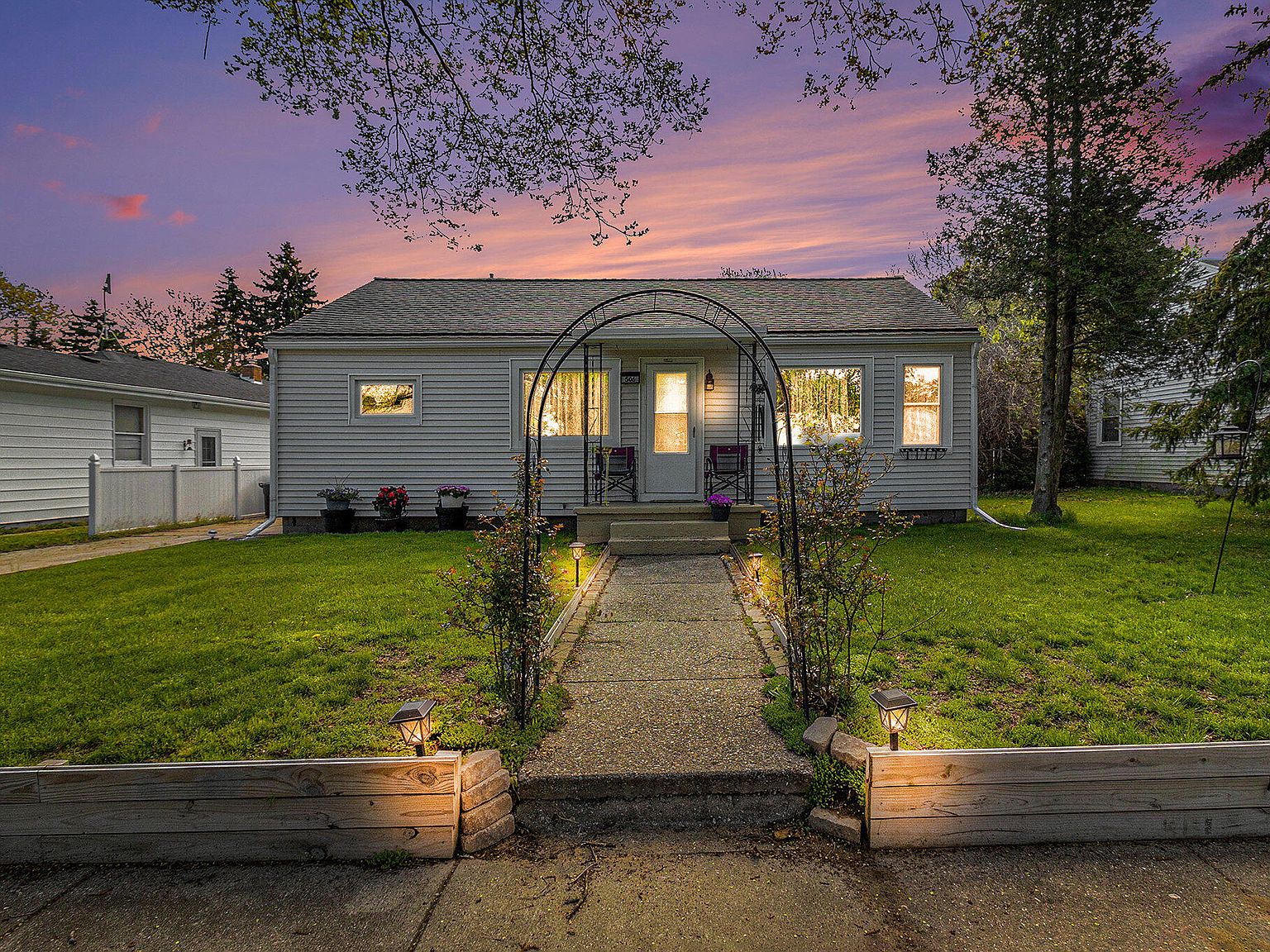 506 N Lavinia St, Ludington, MI 49431 | Zillow