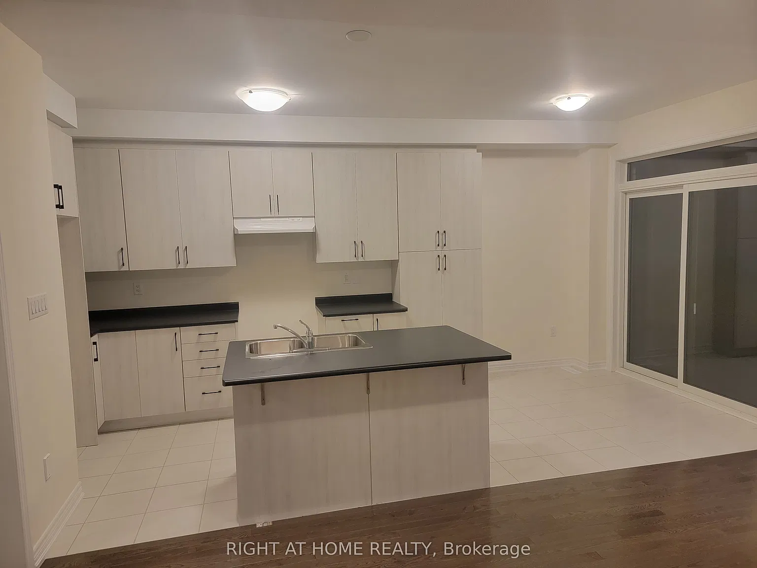 4 bed, $3,350 — Photo 3