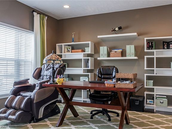 3rd image of 1744 Jennifer Ln