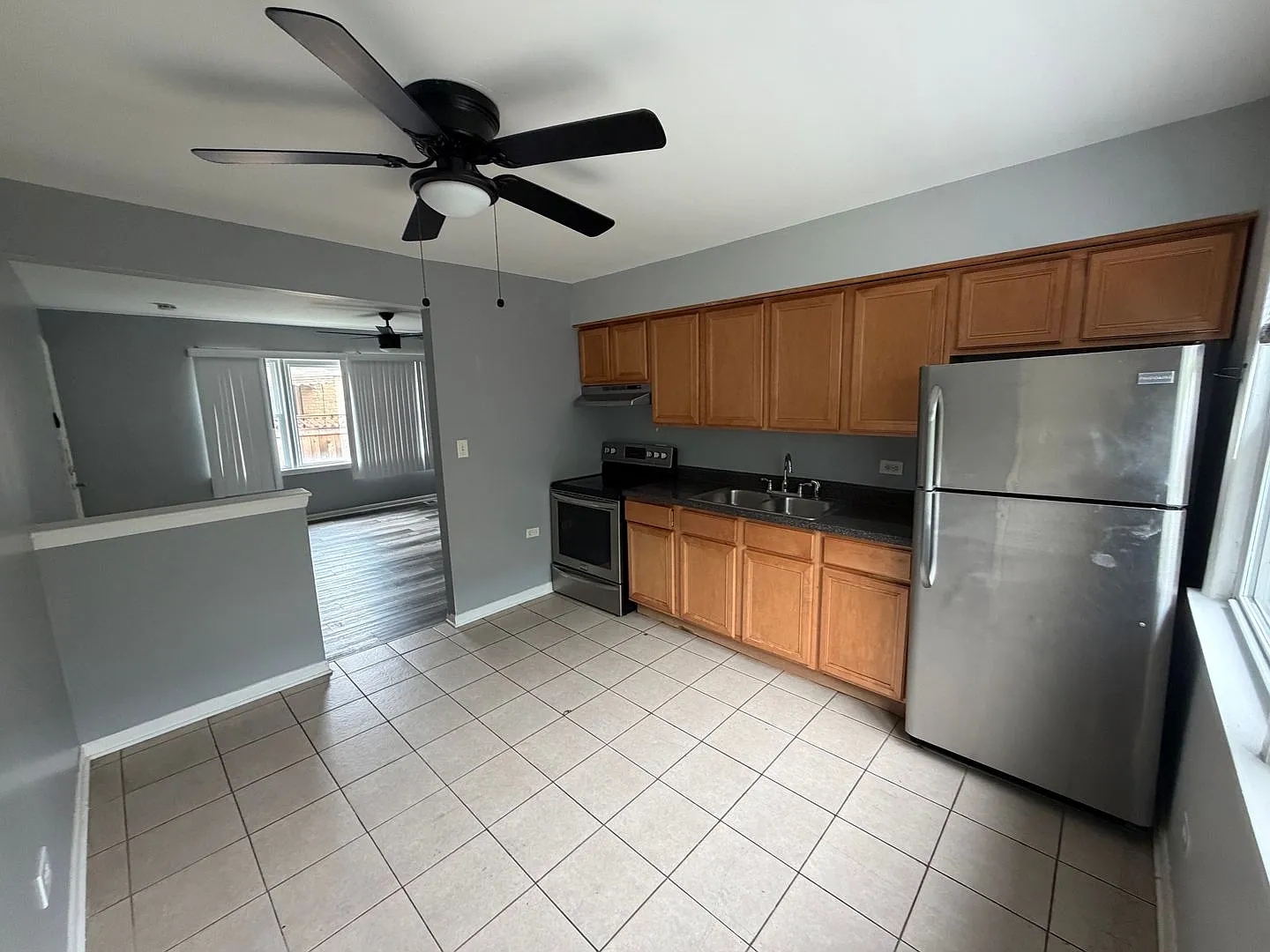 7611 S. Laflin St — Photo 2