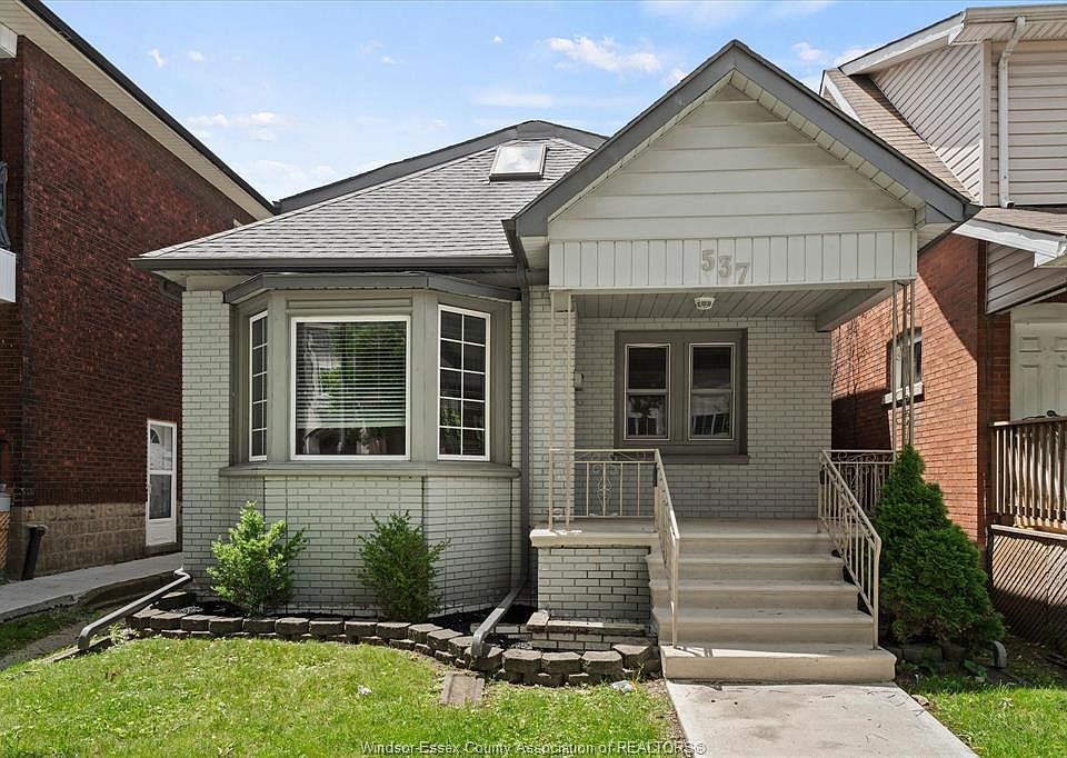 1st image of 537 McEwan Ave