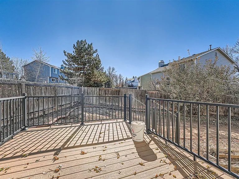 5701 Wagonwheel Trl — Photo 27