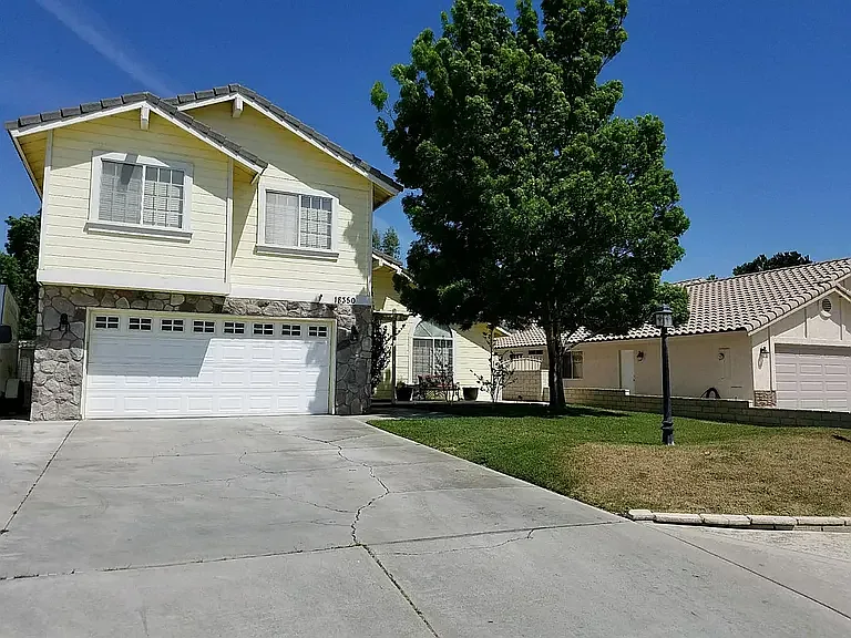 3 bed, 2.5 bath, 2231 sqft, $2,750 — Photo 1