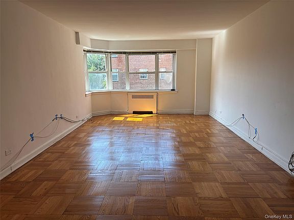 2nd image of 235 Garth Road #E5G