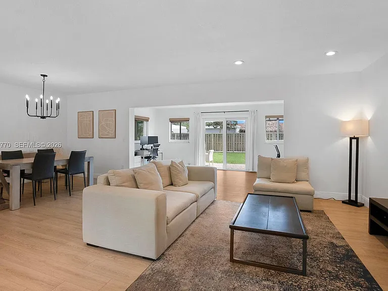 1365 SW 9th St — Photo 3