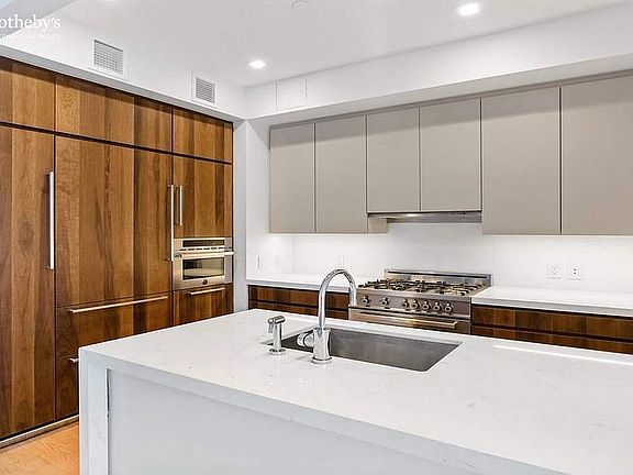 3rd image of 360 E 89th St #6C