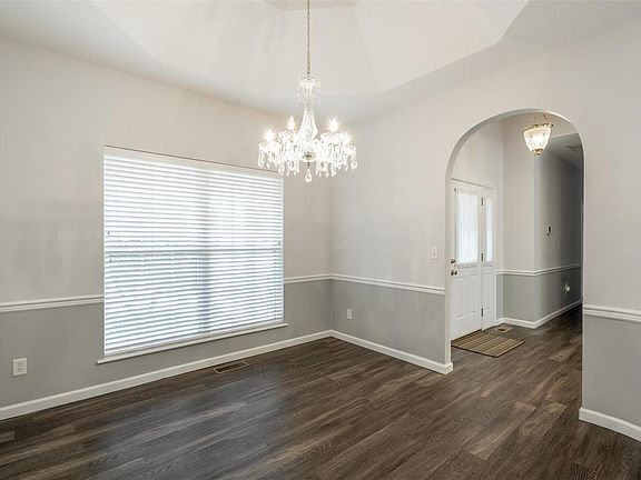5th image of 1702 Whispering Oaks Pl