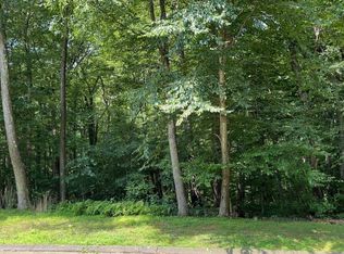 6 Spear Cir, Woodbridge, CT 06525