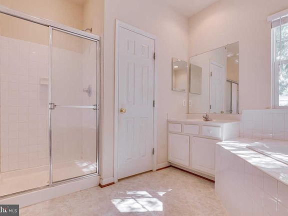 5th image of 10060 Orland Stone Dr
