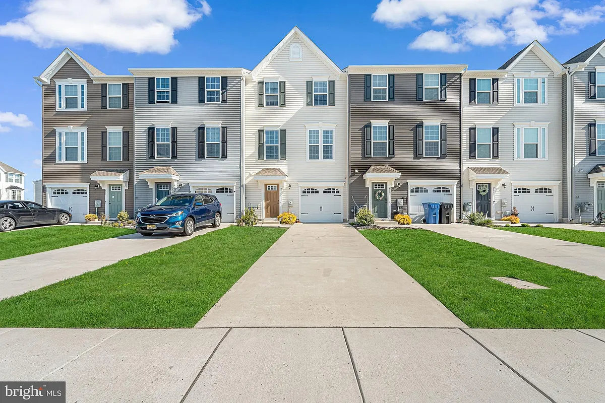 Building Photo - 205 Dalton Dr