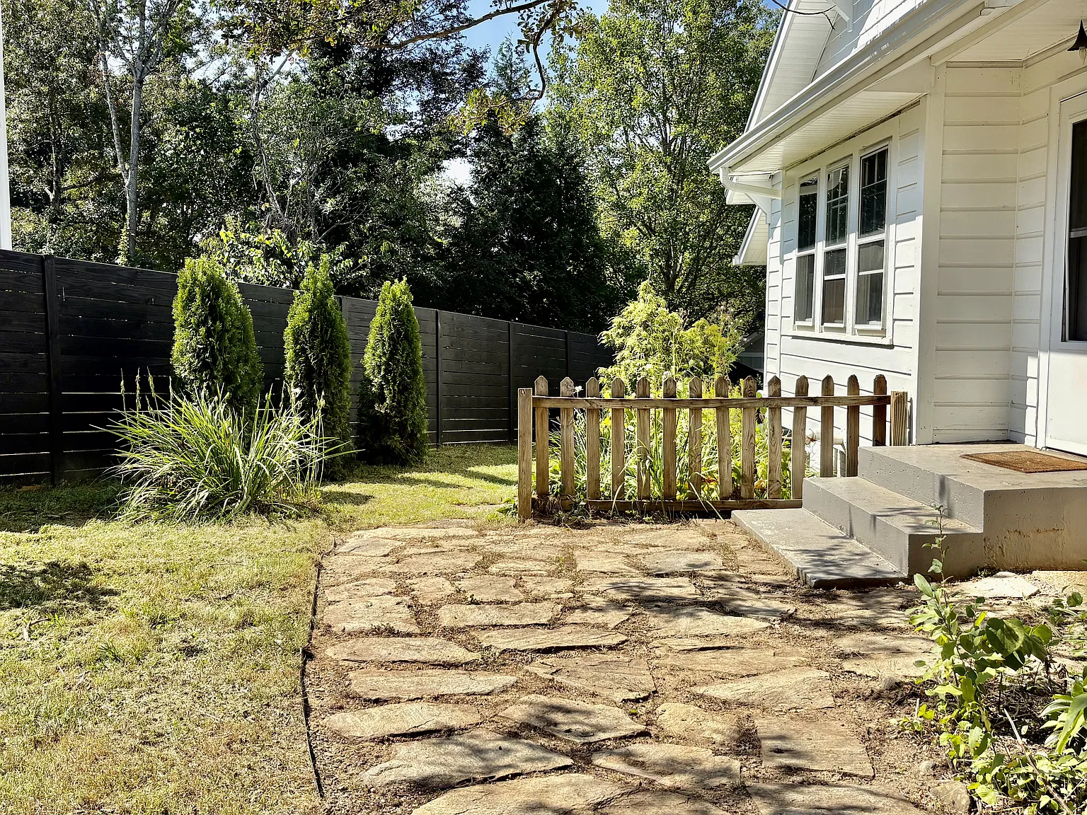 4 bed, 2345 sqft, $3,500 — Photo 3