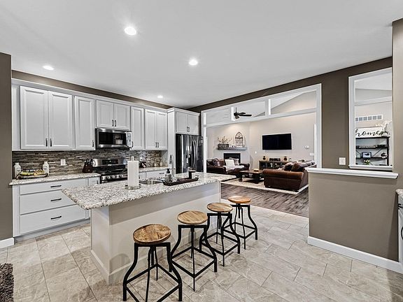 3rd image of 24518 Rolling Oak Dr