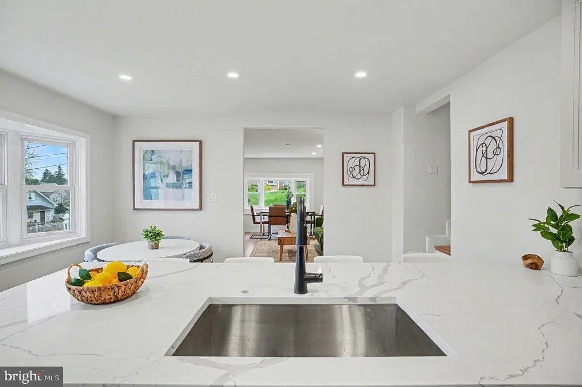 3 bed, 1450 sqft, $4,300 — Photo 3
