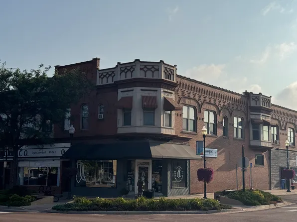 409 1/2 4th St APT 6, Brookings, SD 57006