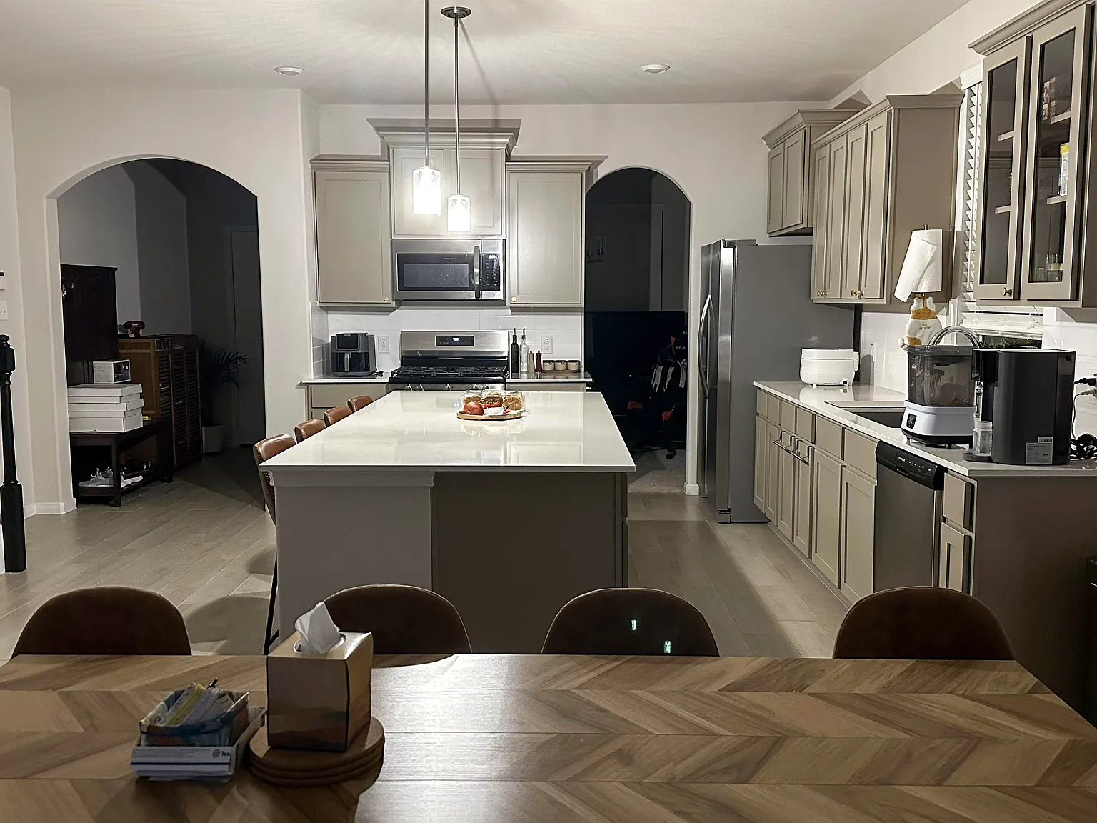 4 bed, 3.0 bath, 3000 sqft, $754 — Photo 4