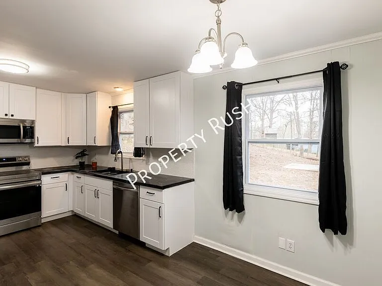 2290 Malibu Dr SE #A — Photo 7