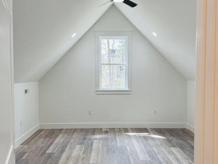 221 Sheffield Dr — Photo 33