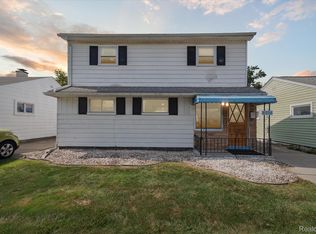 8326 Elm St, Taylor, MI