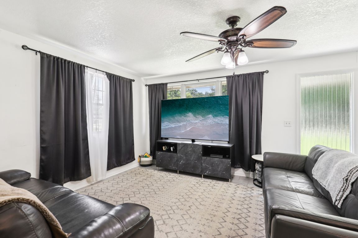 next background image