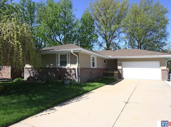 2515 Dorothy Dr, Lincoln, NE 68507