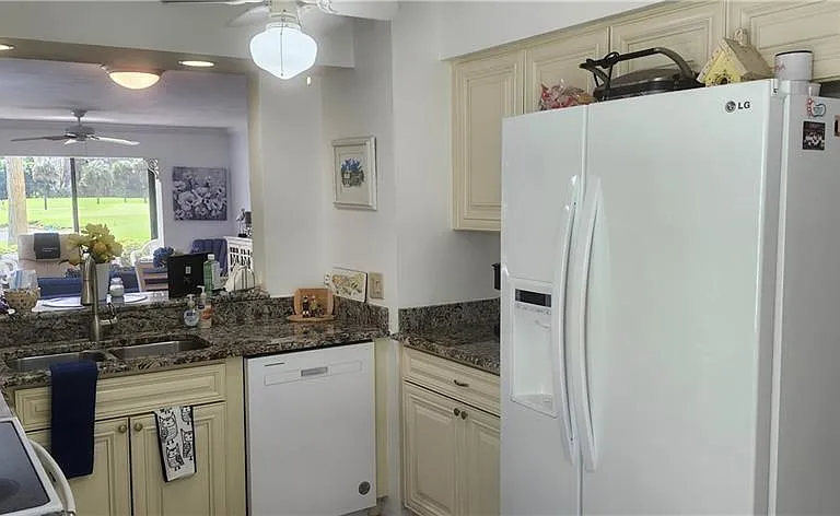 219 Fox Glen Dr #1107 — Photo 7