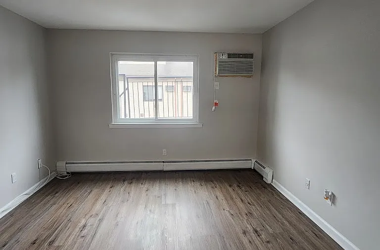 219 Roosevelt St #3 — Photo 7