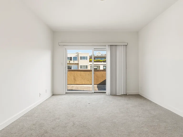 1924 Filbert St #2 — Photo 21