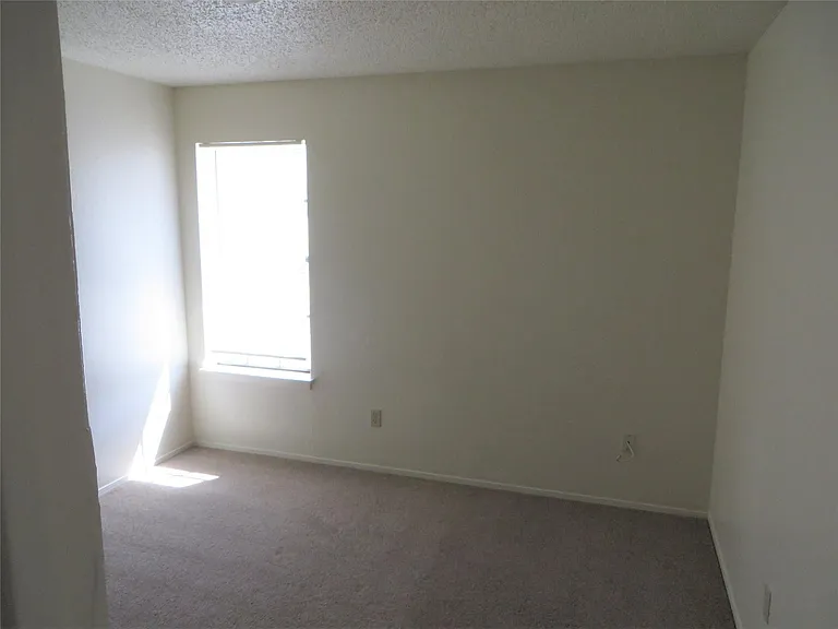 2217 Katy Ln #C — Photo 7