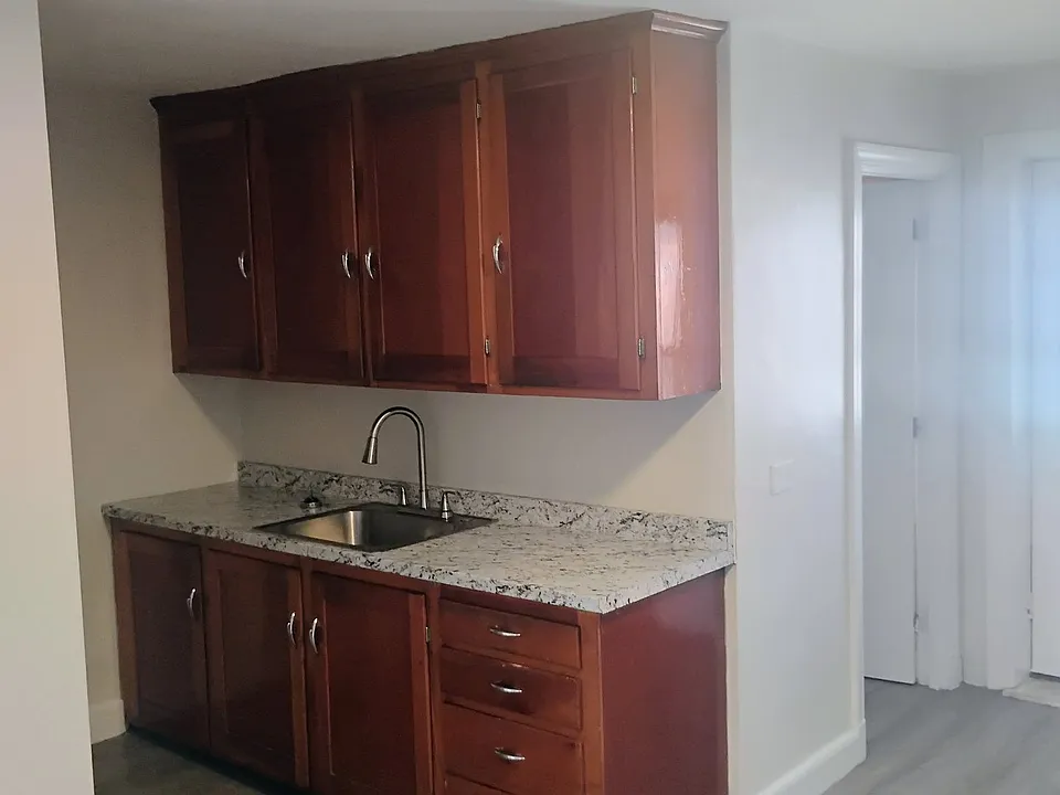 67 Stark St #6