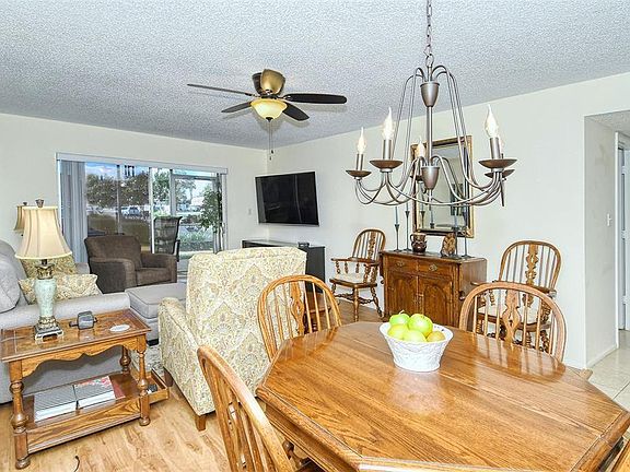 4th image of 1520 Glen Oaks Dr E Unit 154