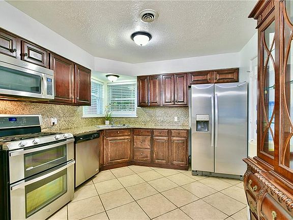 5th image of 4624 W Park Pl