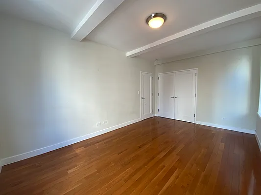 Rented by Stonehenge NYC LLC | media 10