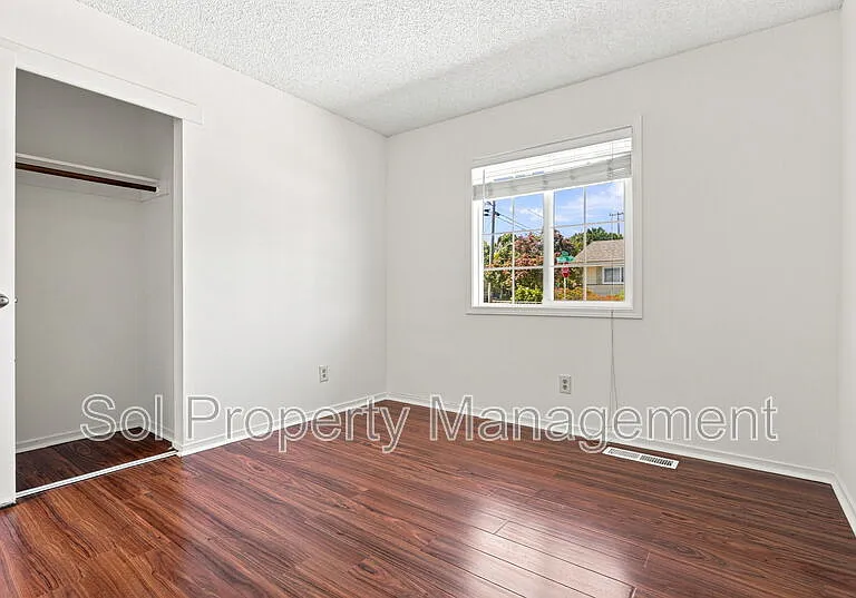 426 Swift St — Photo 17