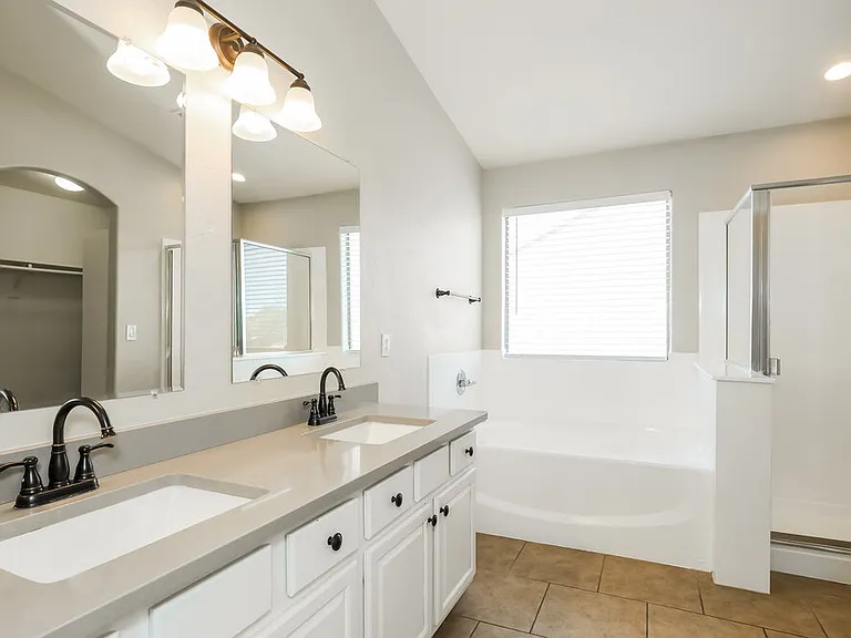8216 W Globe Ave — Photo 11