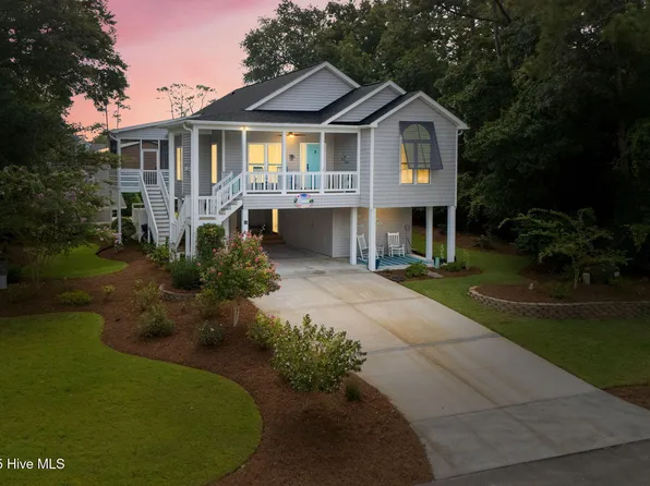 334 NE 48th Street, Oak Island, NC 28465