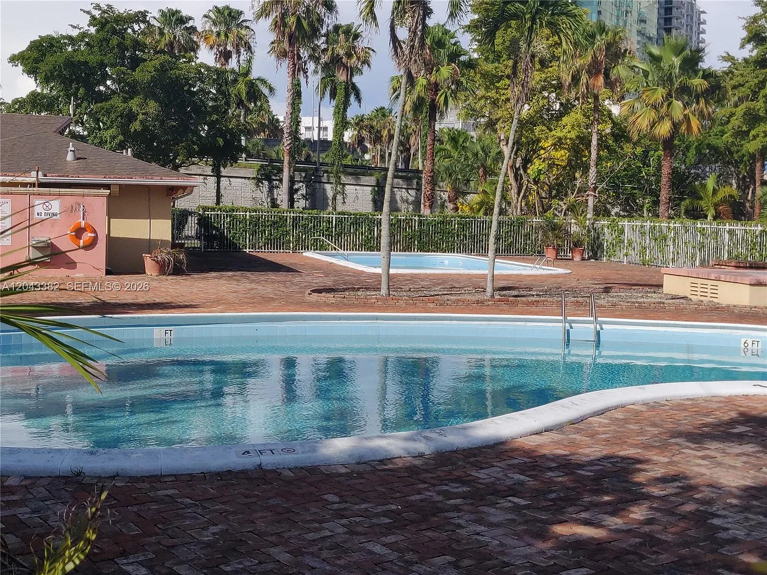 Dadeland Place Condo — Photo 2