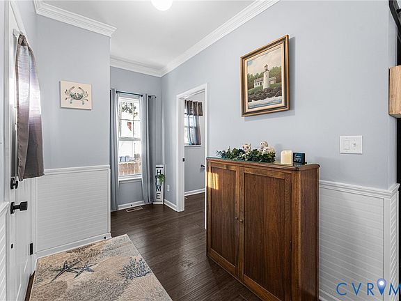 4th image of 123 8th St
