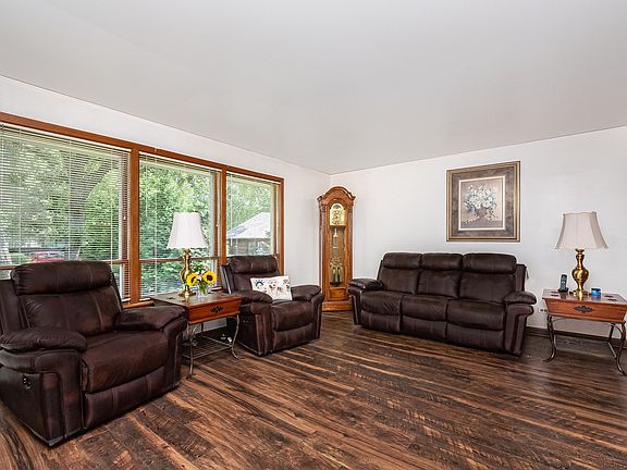 5th image of 205 Crabapple Ct