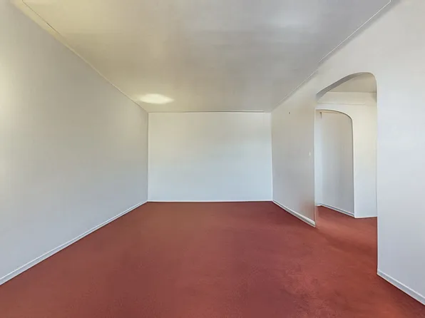 3626 Kings Highway image 6 of 22