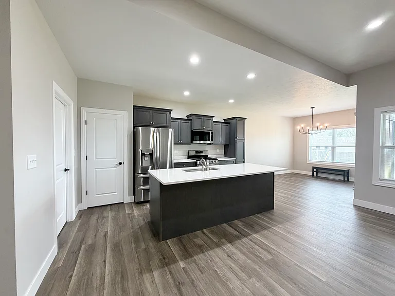4101 Westgate Dr — Photo 4