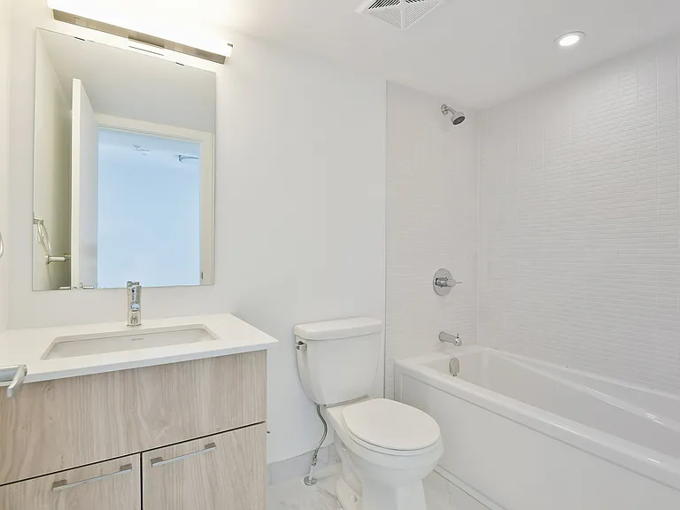 36 Robinson Ave — Photo 81