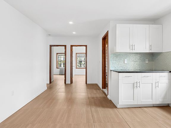 3rd image of 253 Wythe Ave #3