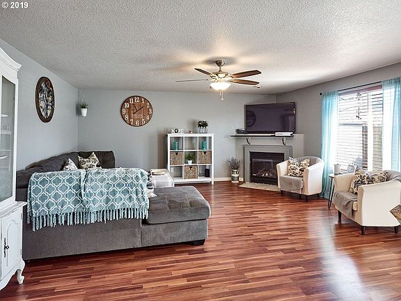 5th image of 717 Mary Dr