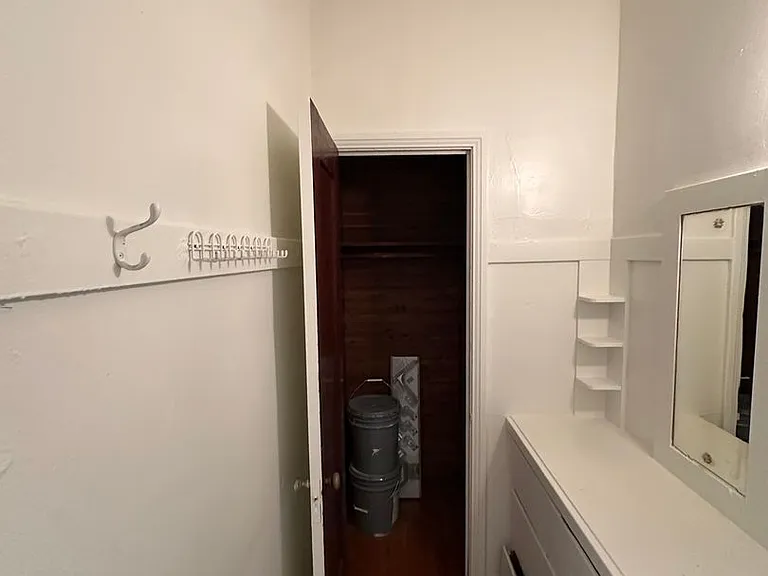 454 N Orange Grove Ave — Photo 13