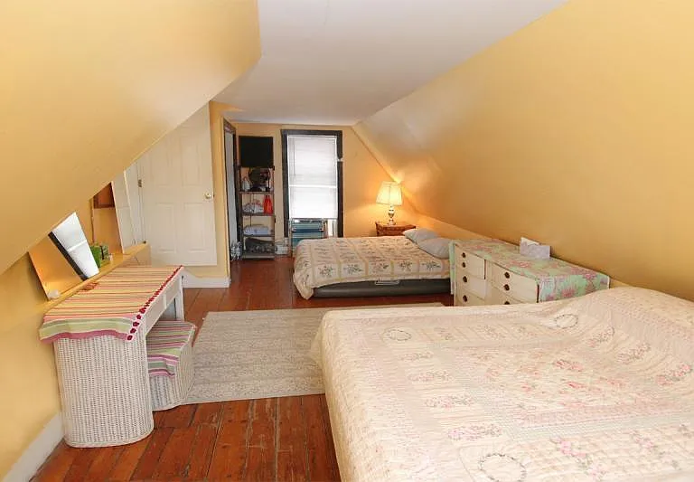 42 Lee Ave — Photo 11