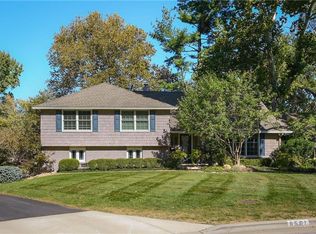 8501 Cherokee Pl, Leawood, KS 66206